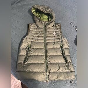 Amazing Moncler Vest